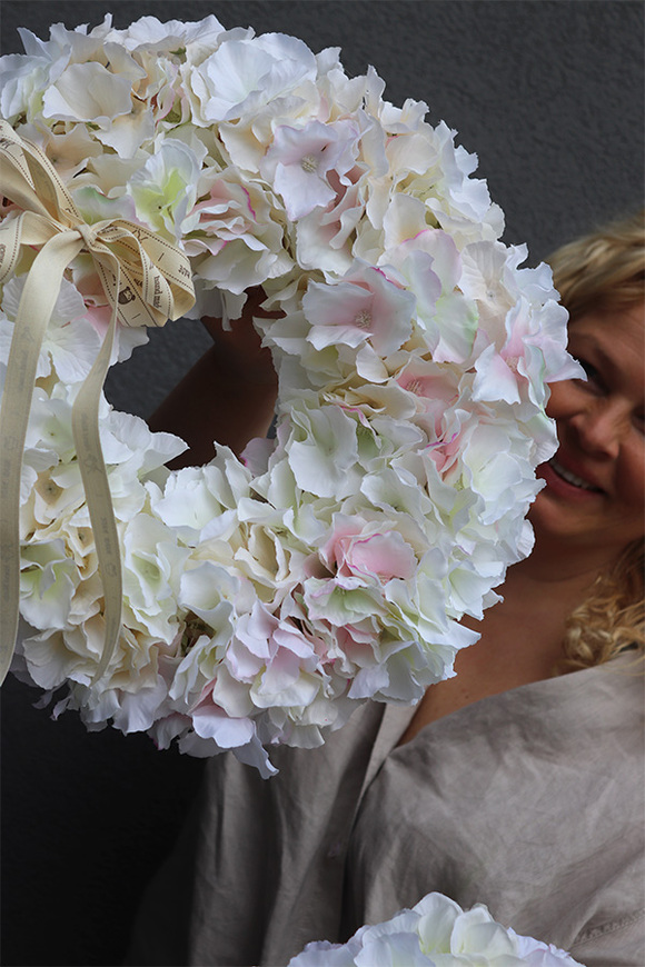Helita Carmona, wysokiej jakości wianek z hortensjami