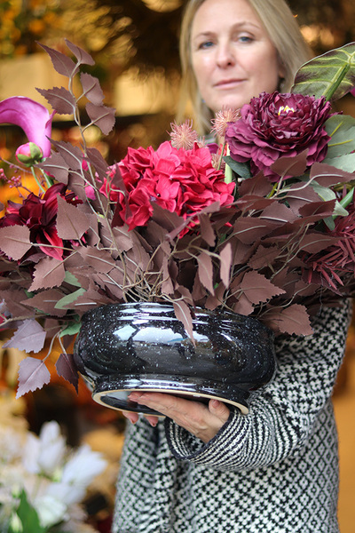 Bordo Cherry 2, kompozycja nagrobna w ceramicznej misie