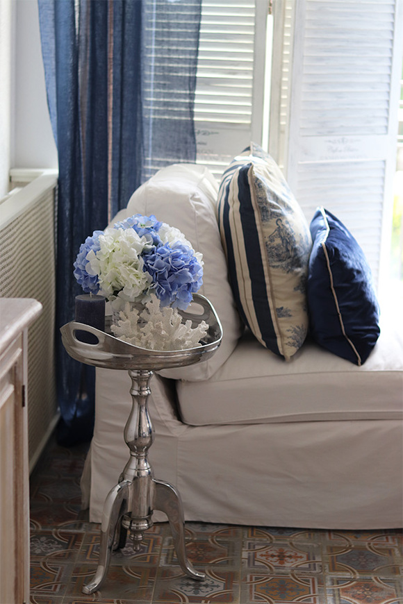 Keraneo Blue Provance S, kosz z hortensjami, wym.27x29cm