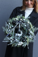 Srebrno-Czarny, elegancki wianek z reniferem, śr.36cm