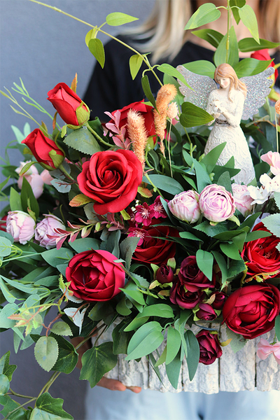 Angelo Reddino, dekoracja nagrobna z aniołem