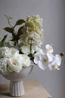 Wedding Day Leori, biała kompozycja w pucharze	