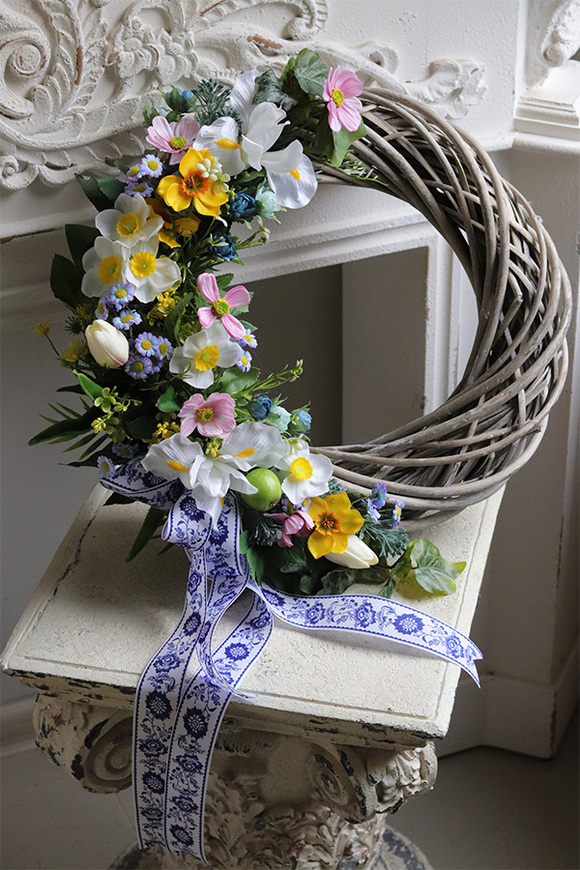 Rosetta, asymetryczny wianek wiosenny