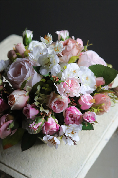 Mini Hilla Bosco, kompozycja kwiatowa z szafirkami