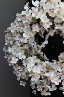 Jabłonka Cream, wiosenny wianek na drzwi	