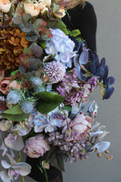 Hestia, kompozycja kwiatowa w srebrnej donicy, wym.48x84cm 