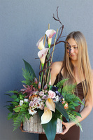 Bellasja Kalla, elegancka kompozycja nagrobna w skrzynce