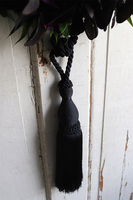 asymetryczny wianek z chwostem, Orchidelia Black, śr.42cm 