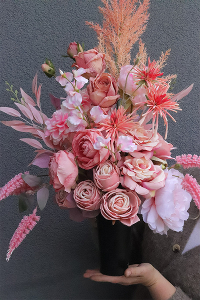 Morelita, bukiet nagrobny we wkładzie do wazonu