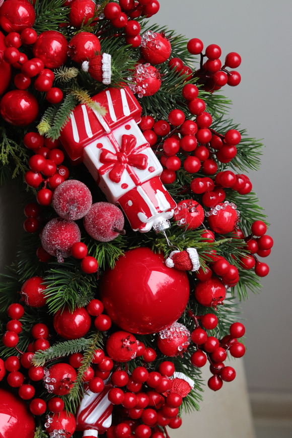 Prezentowy, świąteczny wianek dekoracyjny