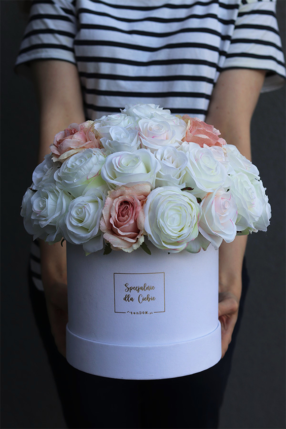 Mariella Berena, biały różany flowerbox