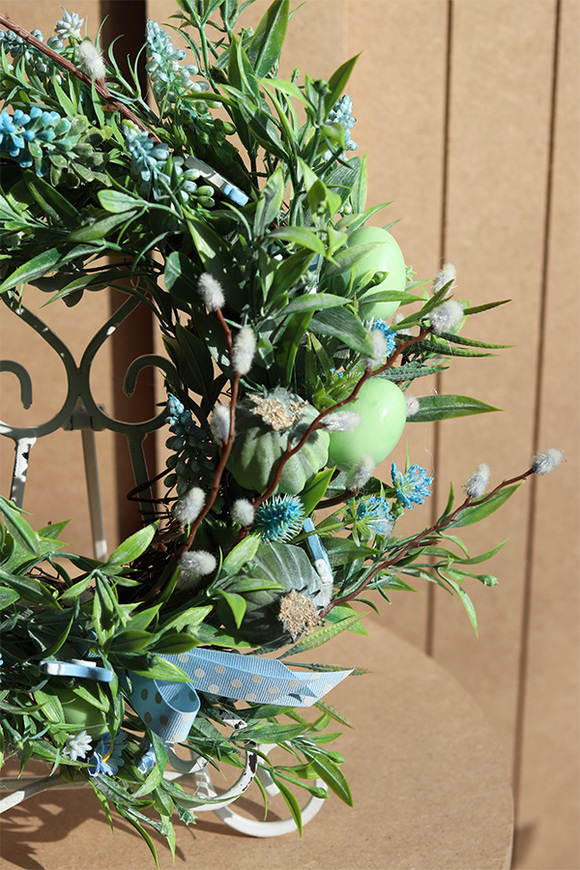 Wielkanocne Błękity, wielkanocny wianek na drzwi