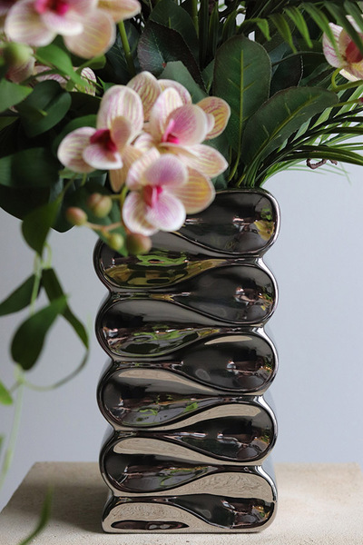 Villano Wave, kompozycja w wysokim wazonie