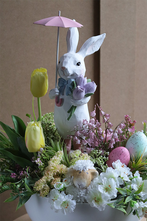 Easter Place, stroik wielkanocny z zajączkiem