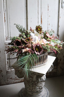 Auraliana, dekoracja nagrobna w skrzynce, wym.39x64cm