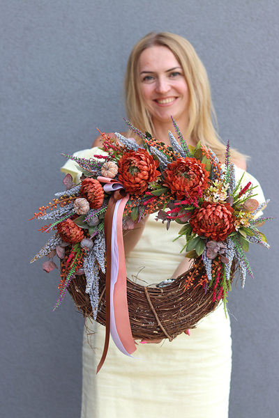 Dyniowe Welurowe, asymetryczny jesienny wianek na drzw