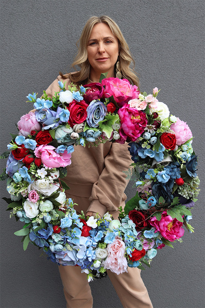 Caryca Kretania, duży dekoracyjny wianek