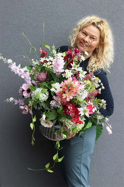 Hotelina Silver Large, kompozycja kwiatowa w naczyniu, wys.80cm 