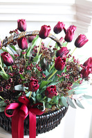 Bordotte Grande, tulipany w koszu