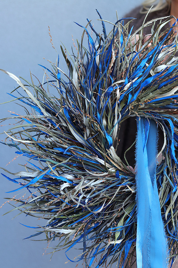 Blue Autumn, dekoracyjny wianek z suszonych i stabilizowanych roślin, śr.45cm