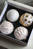 Golden Snow, błyszczące świąteczne bombki