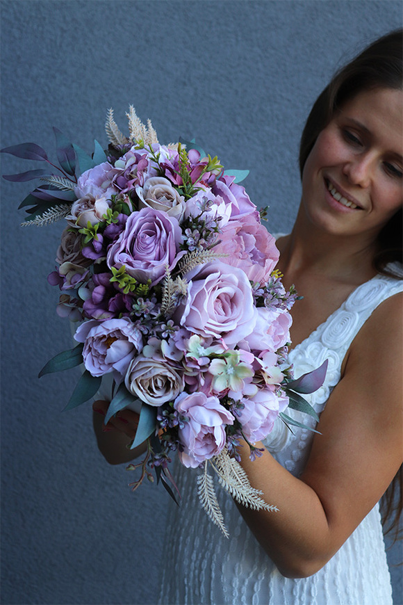 Pudrino Violet, fioletowa kompozycja kwiatowa w naczyniu, wym.23x42cm