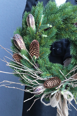 OD RĘKI Design Simple, nowoczesny wianek z szyszkami, śr.48cm