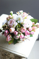 Mini Hilla Bosco, kompozycja kwiatowa z szafirkami