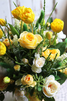 Żółta Polana, dekoracja kwiatowa z gumowymi tulipanami, wys.49cm
