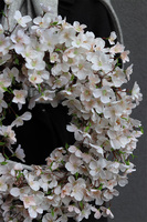 Jabłonka Cream, wiosenny wianek na drzwi	