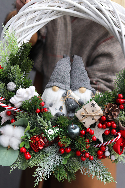 Szare Skrzaty, bożonarodzeniowy wianek na drzwi