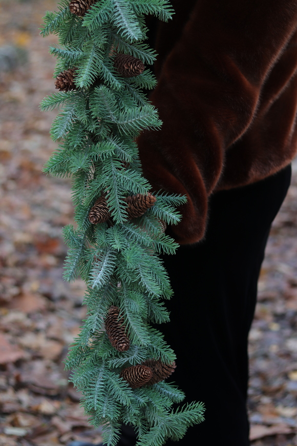 Natural Cones 2, realistyczna iglasta girlanda zimowa