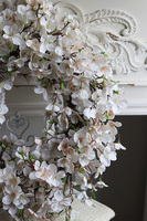 Jabłonka Cream, wiosenny wianek na drzwi