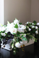 Black & White Longia, dwukolorowa kompozycja kwiatowa, rozp.92cm