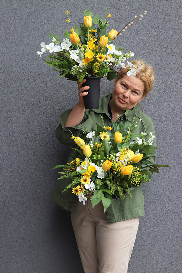 Amira Justi, kompozycja nagrobna w misie