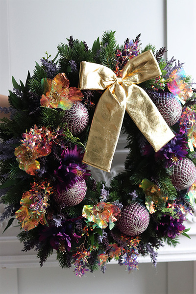 Delove Pearl, świąteczny wianek na drzwi