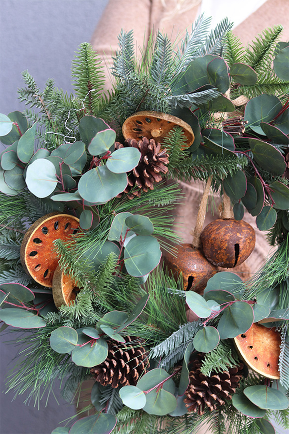 Natural Winter, zimowy wianek z dzwonkiem