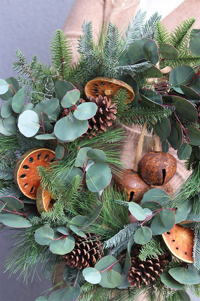 Natural Winter, zimowy wianek z dzwonkiem