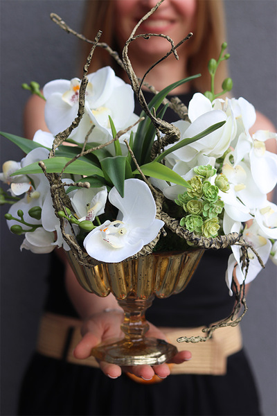 Dekoria Orchideana, kompozycja z orchideą w pucharze