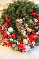 Reindeer Ski, świąteczny wianek z reniferem