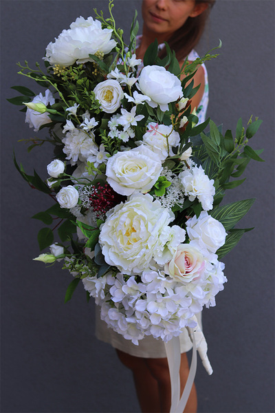 Monaco, długi bukiet nagrobny, dł.79cm
