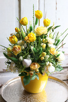 Żółta Polana, dekoracja kwiatowa z gumowymi tulipanami, wys.49cm
