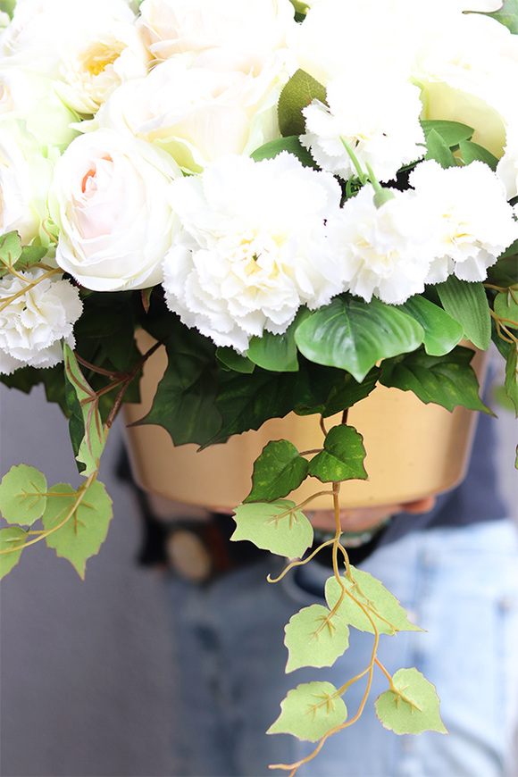 bogata kompozycja kwiatowa, Celestina, wym.35x60cm