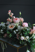 Miłosna Longia, kompozycja kwiatowa na długi stół