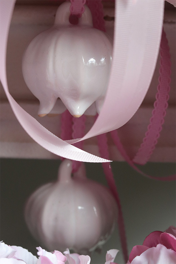 Hydrangea Pink, duży wianek na drzwi z dzwoneczkami