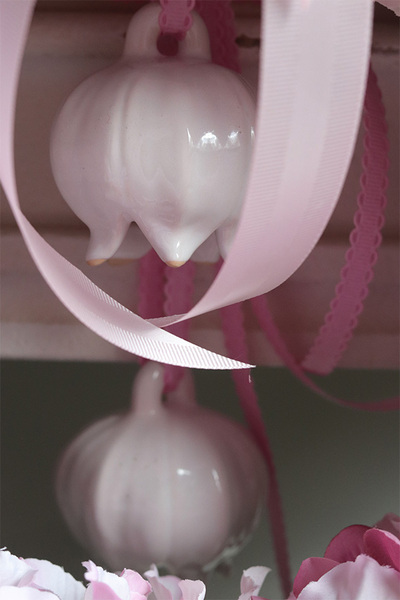 Hydrangea Pink, duży wianek na drzwi z dzwoneczkami