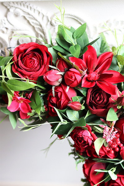 Czerwień serca, energetyczny wianek na drzwi