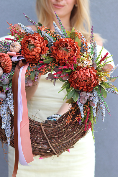 Dyniowe Welurowe, asymetryczny jesienny wianek na drzw