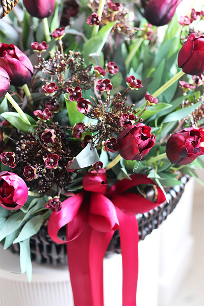 Bordotte Grande, tulipany w koszu