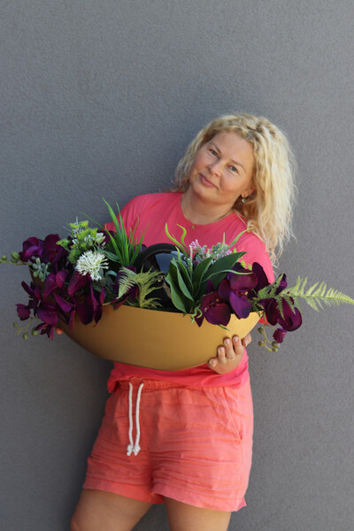 Dekoria Laos Purple&Gold, kompozycja kwiatowa w plastikowym naczyniu